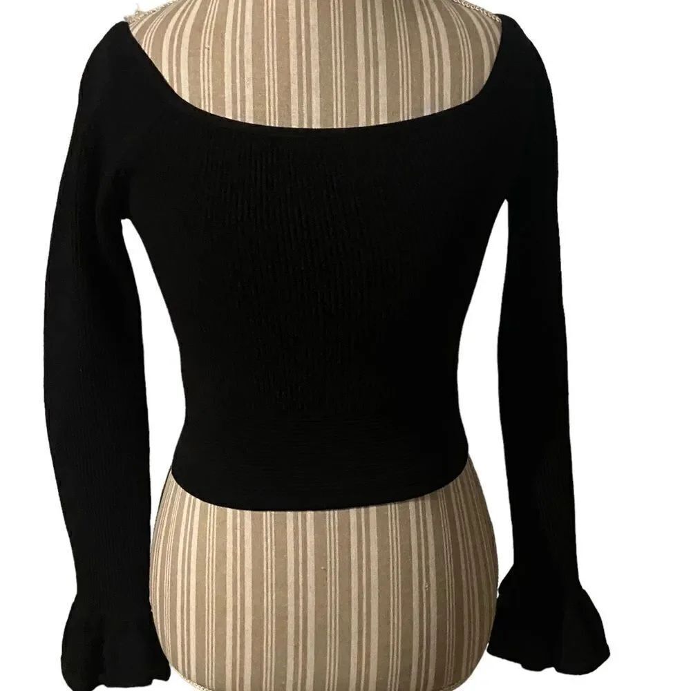 Free People  awesome black top like new size small terrific look great deal